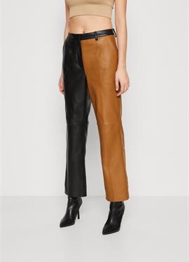 YASBLOCKY ANKLE PANT - кожаные брюки