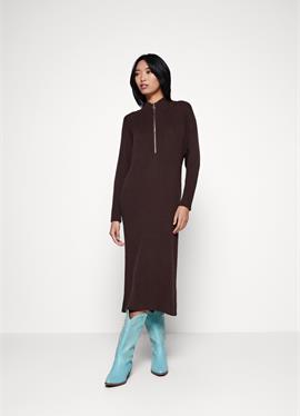 YASMAVI MIDI ZIPPER DRESS - вязаное платье