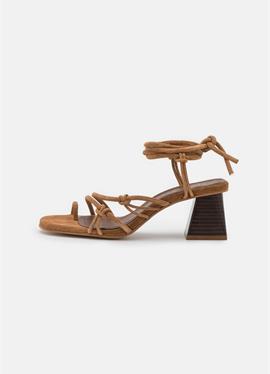 GOLDIE CAMEL - сандалии с ремешком