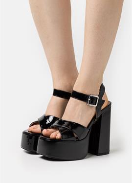 CHIDORI - сандалии на высоком каблуке