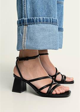 WIDE FIT STRAPPY - сандалии с ремешком