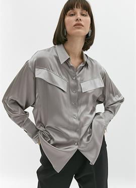 WITH WIDE FLAP FRONT POCKETS - блузка рубашечного покроя