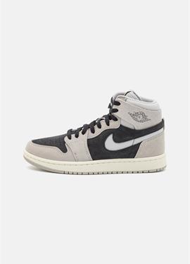 W AIR JORDAN 1 ZM AIR CMFT 2 - сникеры high