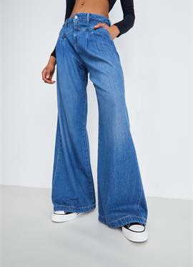 QUINN PLEAT - Flared джинсы