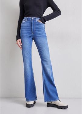 CASEY HIGH RISE - Flared джинсы