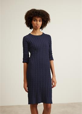 STRETCH CABLE C-NECK DRESS - вязаное платье