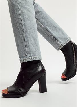 KLASSISCHE - сандалии на высоком каблуке