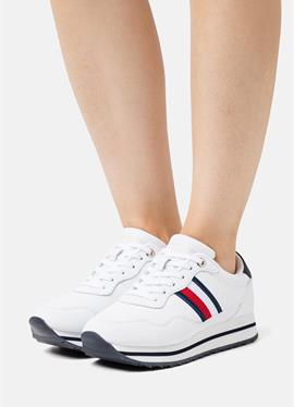 ESSENTIAL WEBBING RUNNER - сникеры low