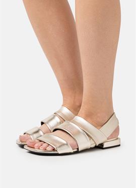 MIASTELLA - сандалии с ремешком