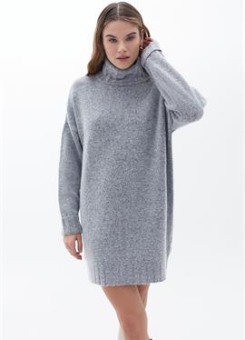 С свитер - вязаное платье