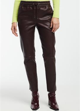 STRETCH PLONGE - кожаные брюки
