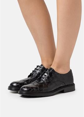 KIKA - туфли со шнуровкой
