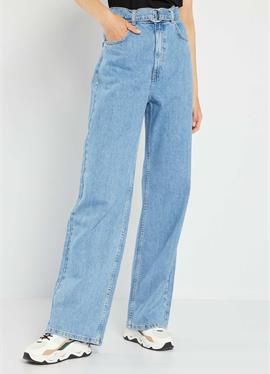 HIGH-RISE WIDE-LEG WITH BELT - Flared джинсы