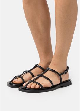 KLARISA - сандалии с ремешком