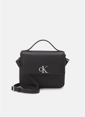 MINIMAL MONOGRAM BOXY FLAP - сумка